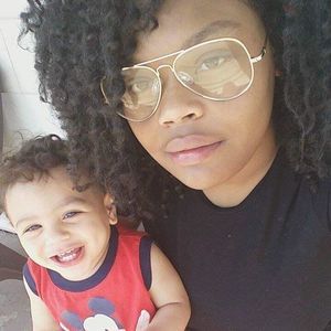 Meet your Posher, Dominique